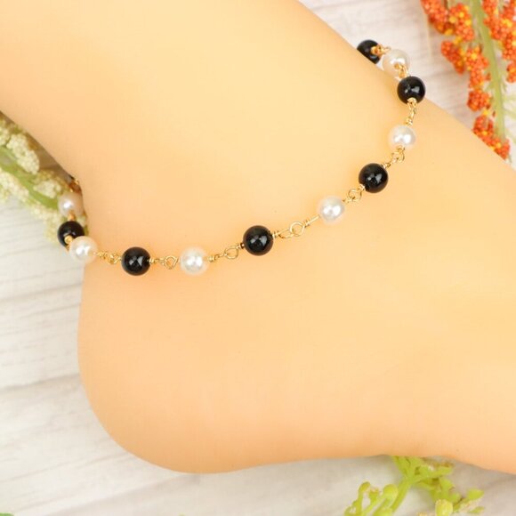 "Handmade Anklet – Elegant & Delicate Jewelry for Women | UNVRC1475 - Picture 5 of 10